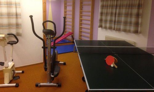 Fitnessraum, Tischtennis
